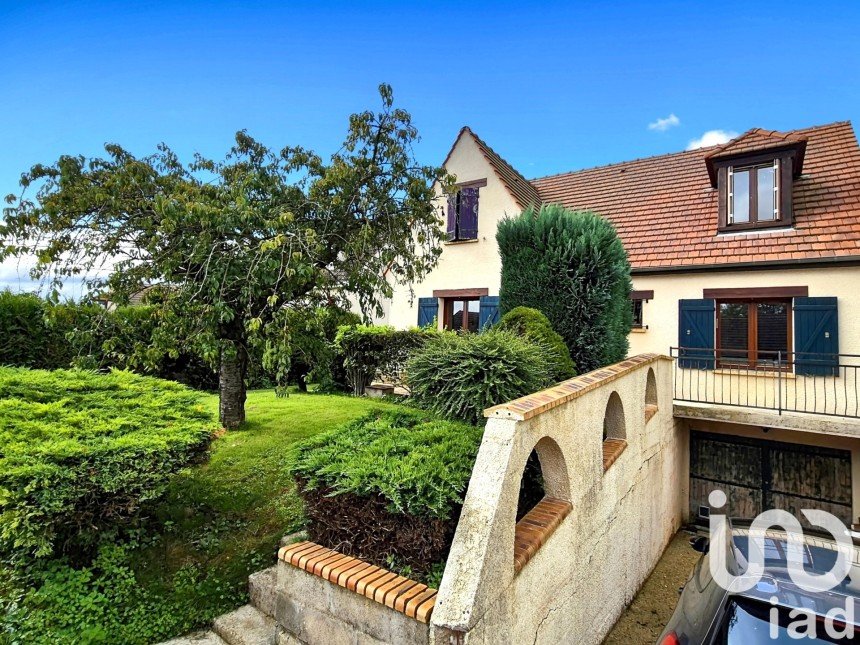 Maison traditionnelle 6 pièces de 124 m² à Sancy (77580)