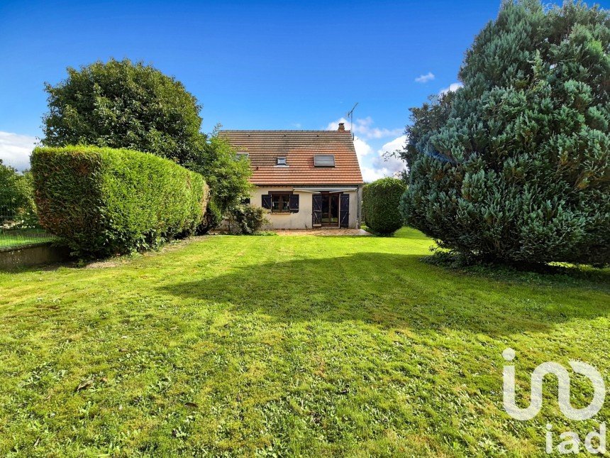 Maison traditionnelle 6 pièces de 124 m² à Crécy-la-Chapelle (77580)