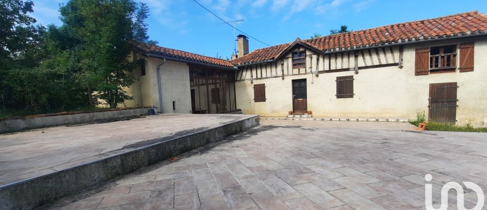 Maison de campagne 9 pièces de 143 m² à Bernède (32400)