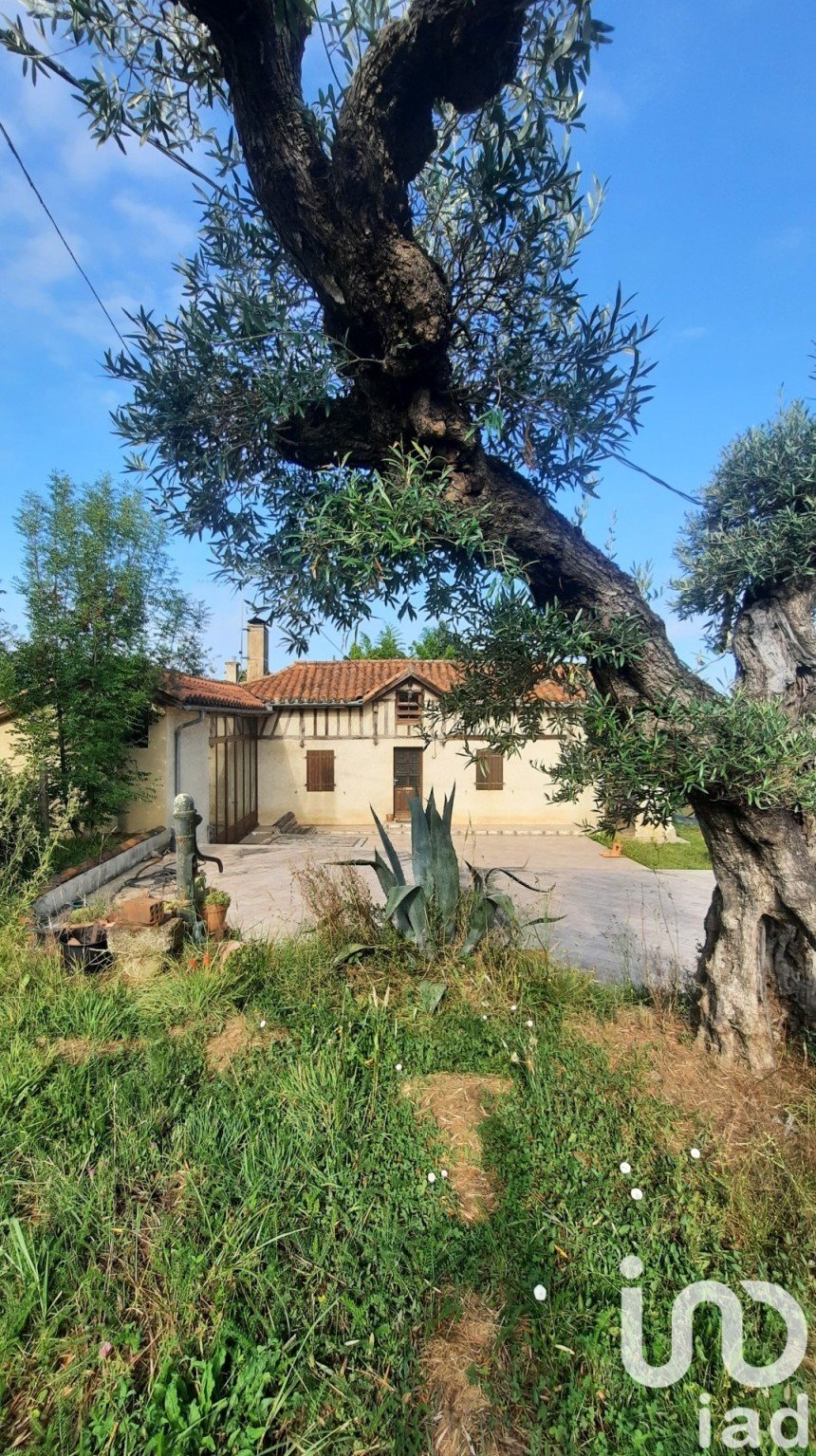 Maison de campagne 9 pièces de 140 m² à Bernède (32400)