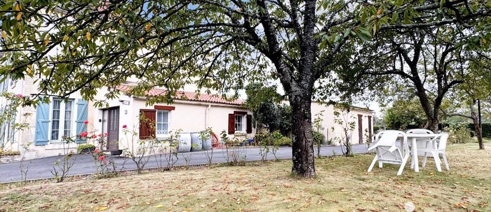 Traditional house 6 rooms of 194 m² in La Tardière (85120)