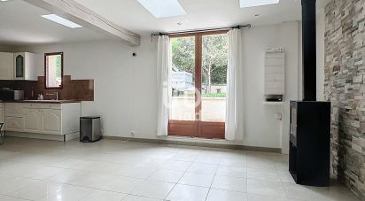 Traditional house 4 rooms of 74 m² in Chamarande (91730)