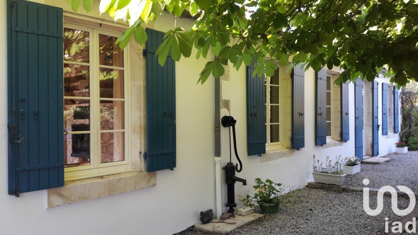 Traditional house 6 rooms of 180 m² in Marans (17230)