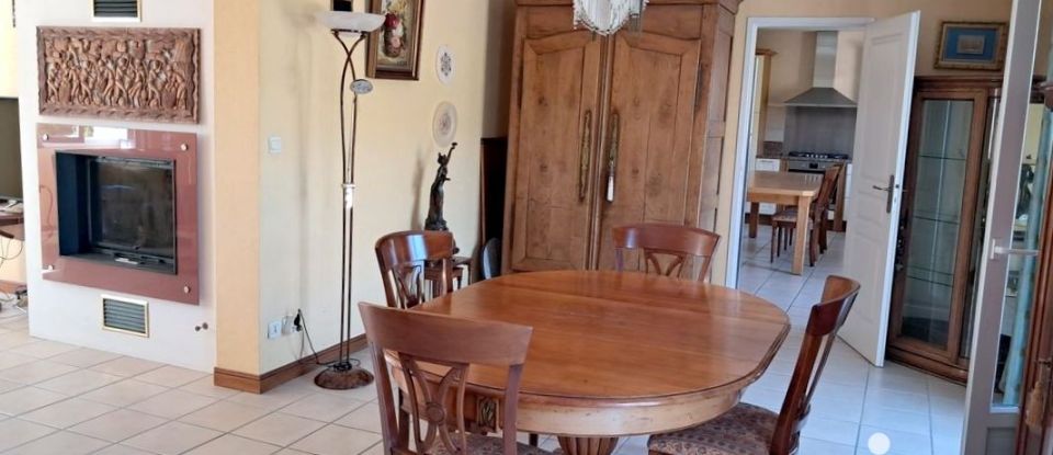 Traditional house 7 rooms of 193 m² in Saint-Apollinaire (21850)