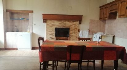 Village house 3 rooms of 114 m² in Pamproux (79800)