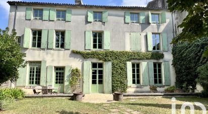 House 15 rooms of 444 m² in Cognac (16100)