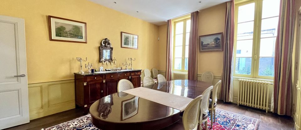 House 15 rooms of 444 m² in Cognac (16100)