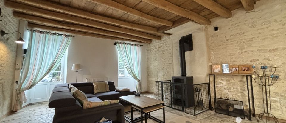 Maison de village 9 pièces de 195 m² à Nieul-sur-l'Autise (85240)