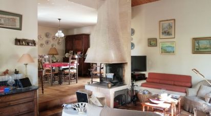 House 5 rooms of 184 m² in Bollène (84500)