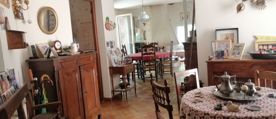 House 5 rooms of 184 m² in Bollène (84500)