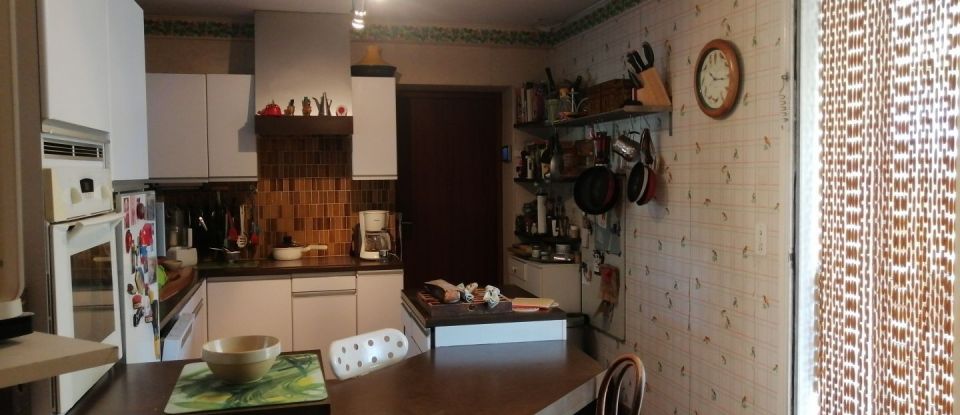 House 5 rooms of 184 m² in Bollène (84500)