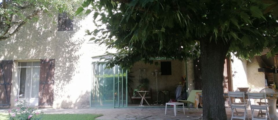 House 5 rooms of 184 m² in Bollène (84500)