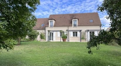 Maison 8 pièces de 220 m² à Saint-Maurice-Montcouronne (91530)