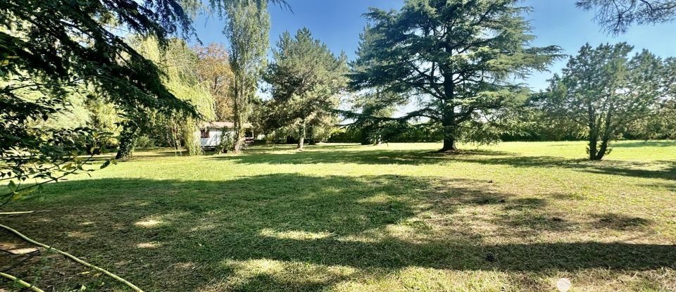 Domaine 14 pièces de 696 m² à - (30380)