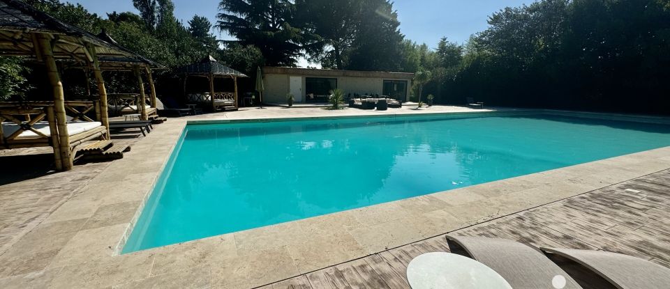 Domaine 14 pièces de 696 m² à - (30380)