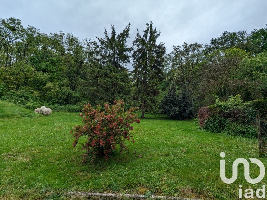 Maison traditionnelle 6 pièces de 94 m² à Saint-Brisson-sur-Loire (45500)