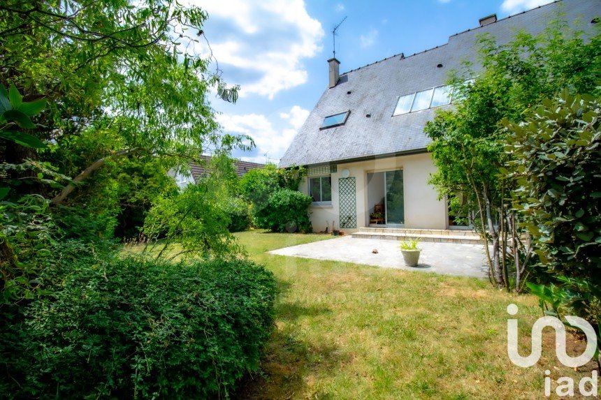 House 8 rooms of 189 m² in Saint-Maur-des-Fossés (94100)