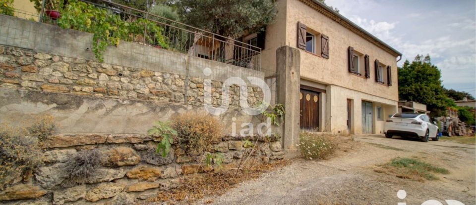 Maison traditionnelle 6 pièces de 141 m² à Bagnols-en-Forêt (83600)