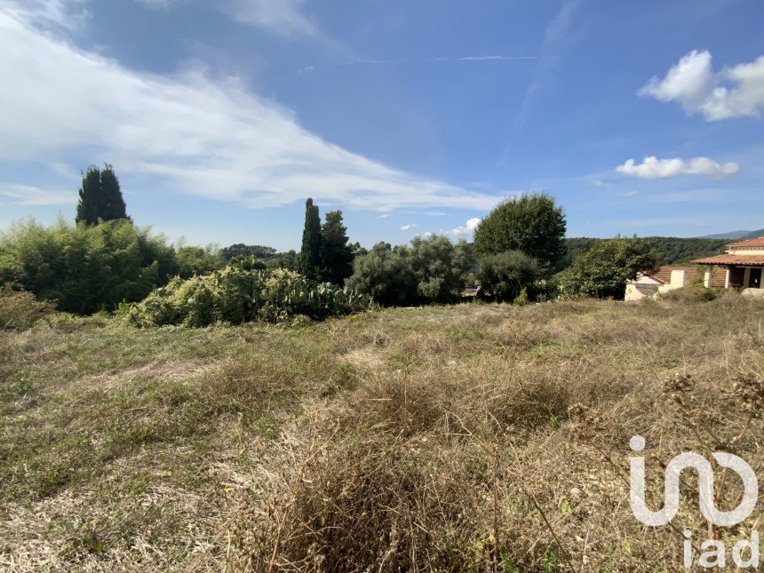 Terrain de 1 632 m² à Vence (06140)