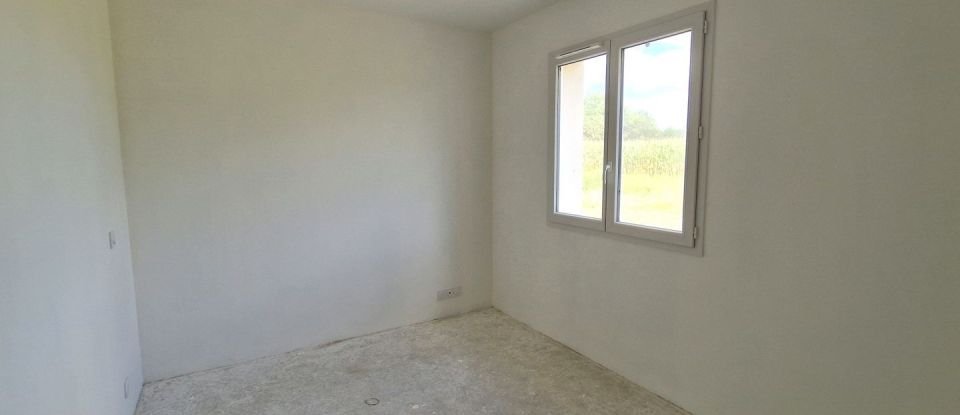 Maison 5 pièces de 113 m² à AUDEJOS (64170)