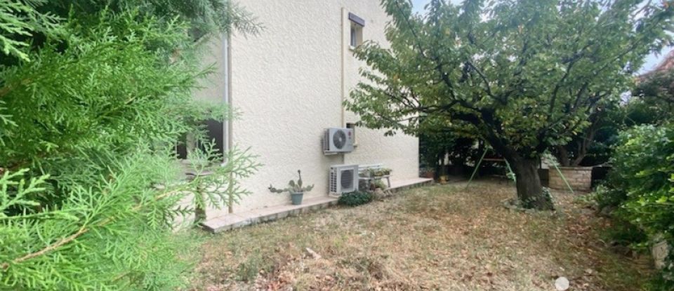 Maison traditionnelle 10 pièces de 170 m² à Nîmes (30000)