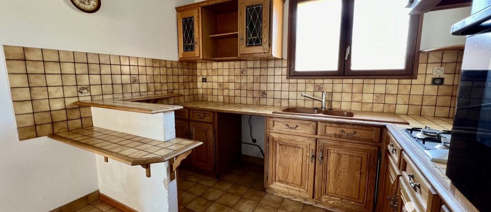 Traditional house 5 rooms of 115 m² in Grigny (69520)