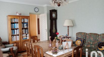 House 6 rooms of 109 m² in Prin-Deyrançon (79210)