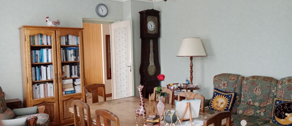 House 6 rooms of 109 m² in Prin-Deyrançon (79210)