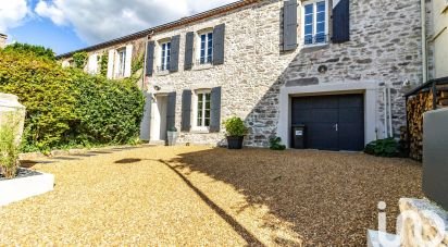 Maison de ville 7 pièces de 184 m² à Aizenay (85190)