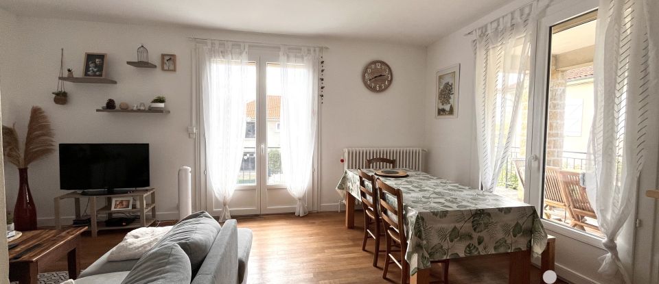 House 4 rooms of 92 m² in Saint-Céré (46400)