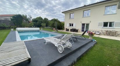 Maison 6 pièces de 190 m² à Sainte-Eulalie (33560)