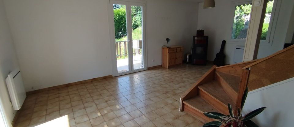 House 5 rooms of 92 m² in Allevard (38580)