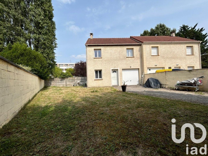 Maison traditionnelle 5 pièces de 78 m² à Sainte-Geneviève-des-Bois (91700)