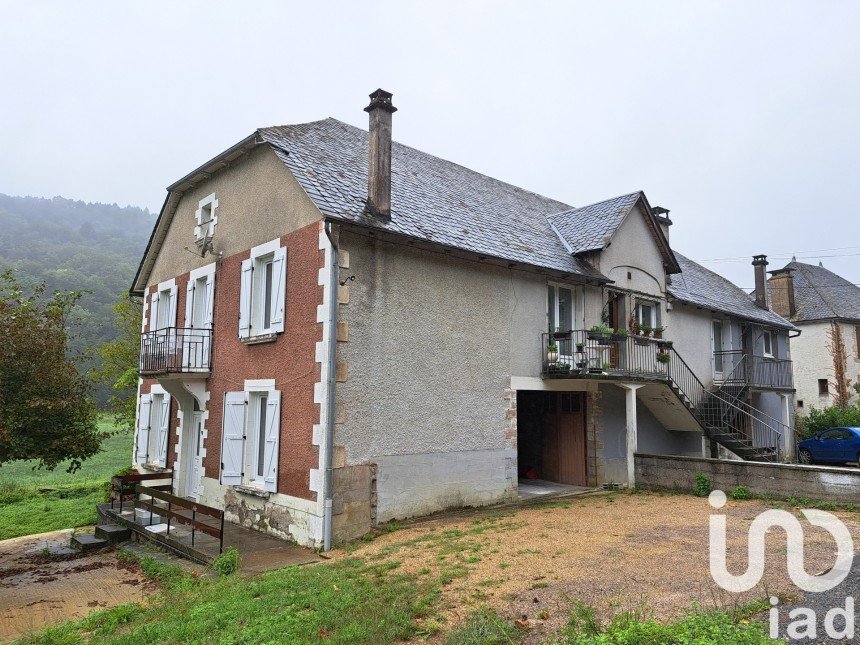 Immeuble de 215 m² à Saint-Chamant (19380)