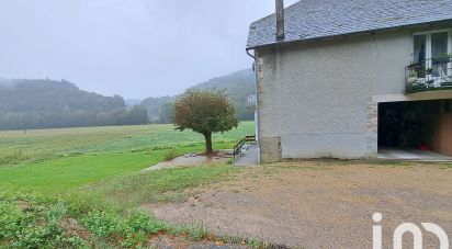 Building in Saint-Chamant (19380) of 215 m²