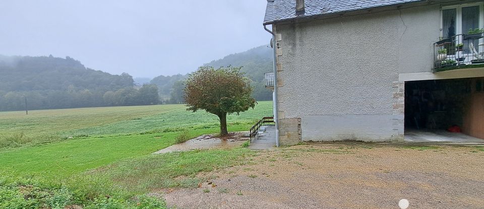 Immeuble de 215 m² à Saint-Chamant (19380)