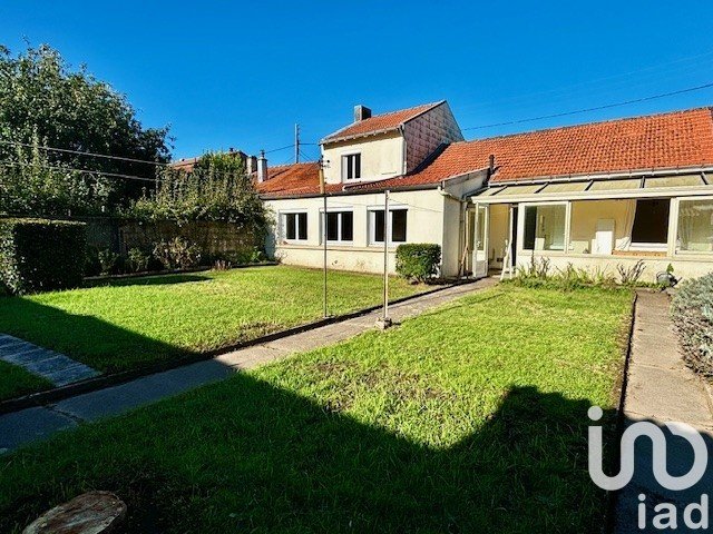 Maison traditionnelle 7 pièces de 120 m² à Nantes (44100)