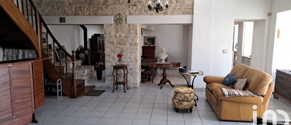 Traditional house 5 rooms of 160 m² in Petosse (85570)