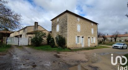 Village house 3 rooms of 77 m² in Longré (16240)