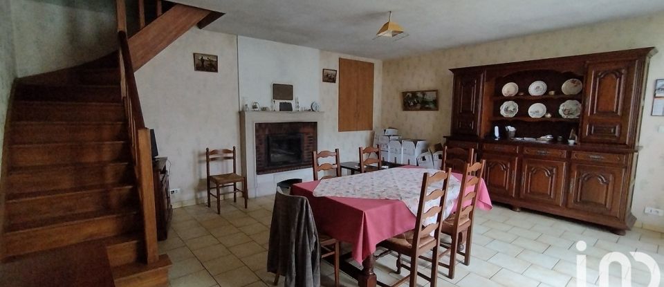 Village house 3 rooms of 77 m² in Longré (16240)