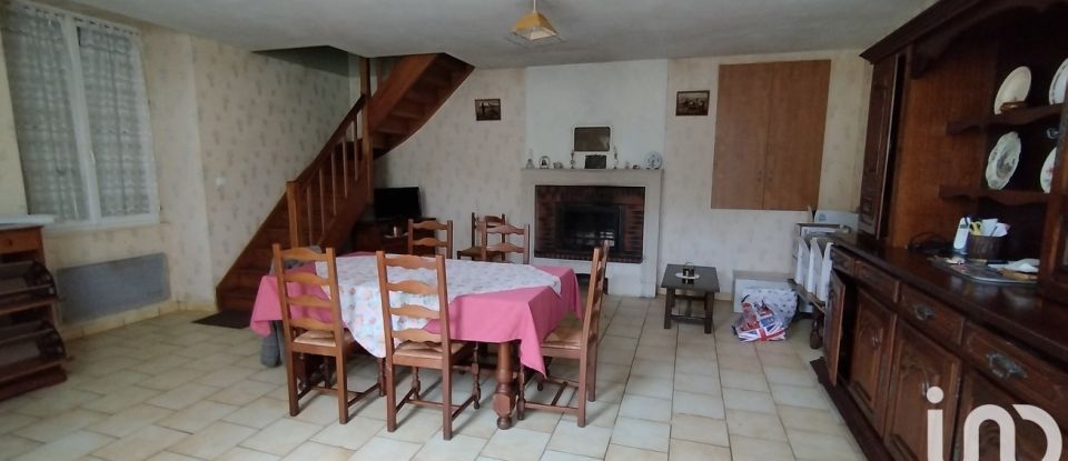 Village house 3 rooms of 77 m² in Longré (16240)