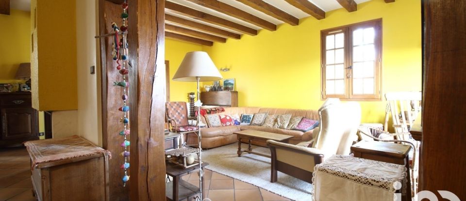 Traditional house 8 rooms of 200 m² in Bures-sur-Yvette (91440)