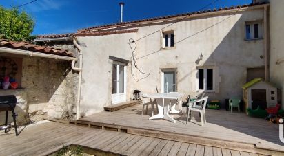 Village house 4 rooms of 97 m² in Néré (17510)