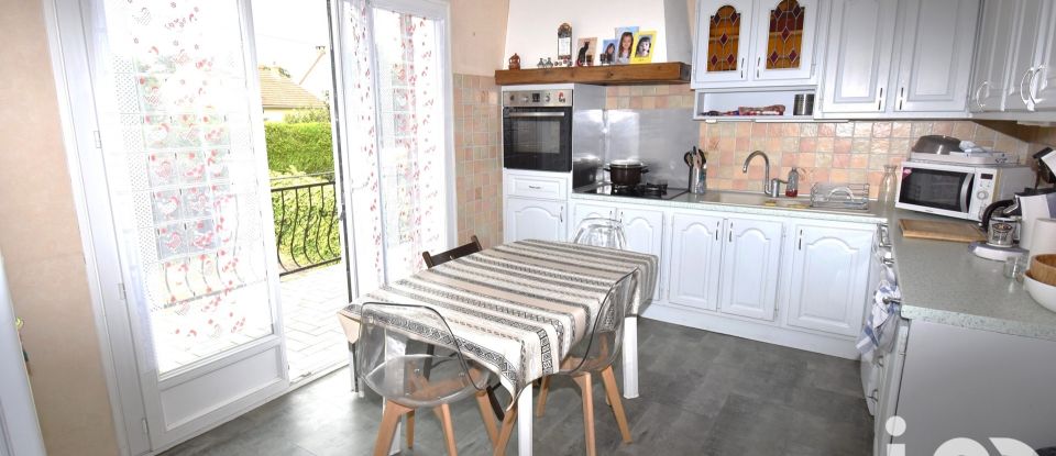 Traditional house 8 rooms of 146 m² in La Ville-du-Bois (91620)