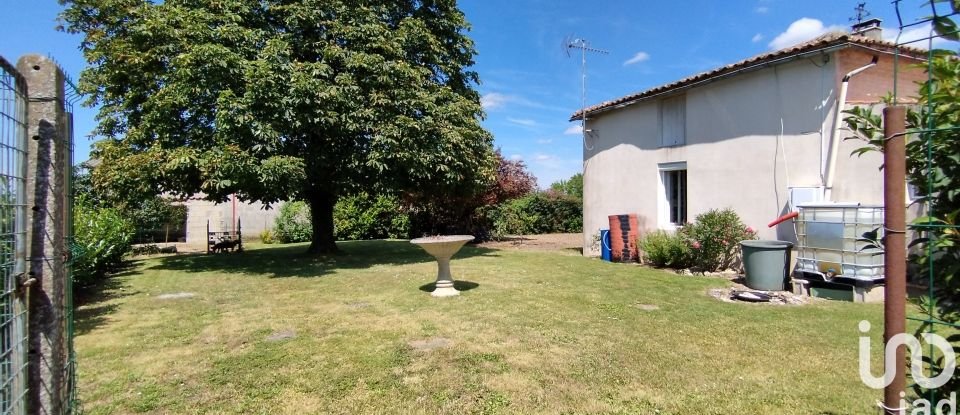 Longere 3 rooms of 86 m² in Les Éduts (17510)