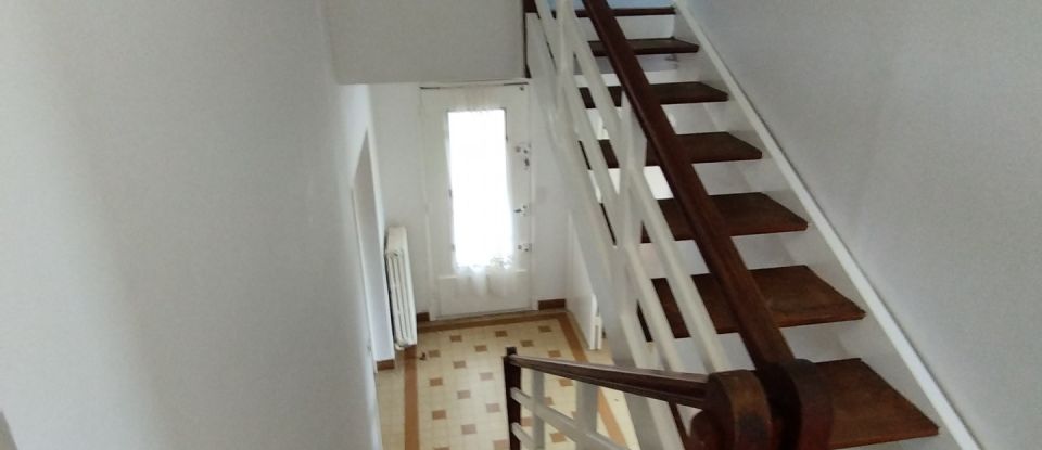 House 6 rooms of 140 m² in Biard (86580)