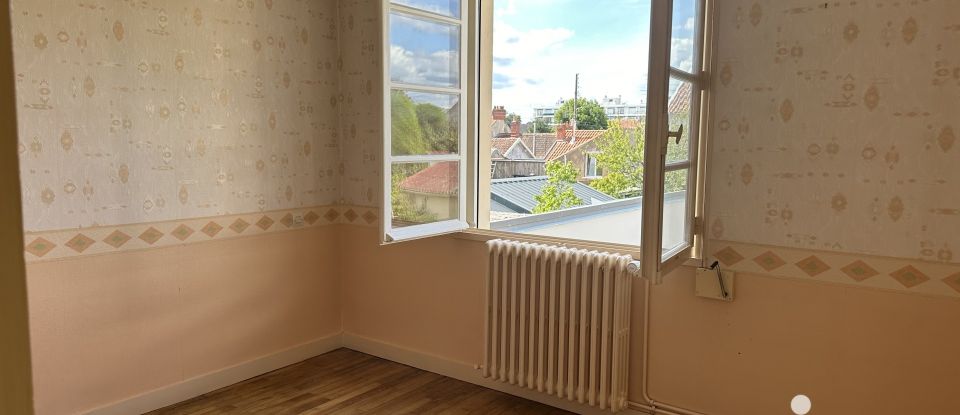 Traditional house 5 rooms of 82 m² in Nantes (44200)