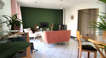 Maison 5 pièces de 94 m² à BEAUPRÉAU (49600)