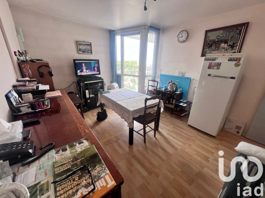 Apartment 2 rooms of 45 m² in Thiais (94320)