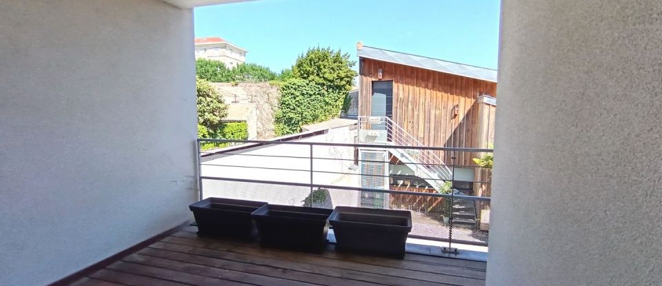 Appartement 4 pièces de 89 m² à Bordeaux (33000)